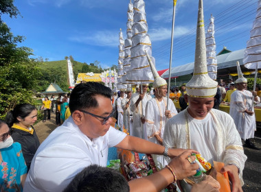ร่วมพิธีเปิดและร่วมกิจกรรมงานประเพณีตักบาตรเทโว พารามิเตอร์รูปภาพ 8