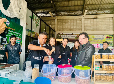 กิจกรรมการส่งมอบวัสดุอุปกรณ์การแปรรูปเม็ดมะม่วงหิมพานต์ ... พารามิเตอร์รูปภาพ 9